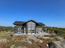 3 Bedroom Gorgeous Home In Lyngdal