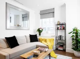 Stylish air-con flat in the heart of Covent Garden