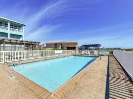 Beachfront Port Aransas Condo with Private Patio