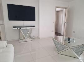 New build modern high spec house，位于邓迪的酒店