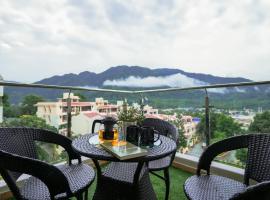 Aarohan by Ganga kripa，位于Narendranagar的酒店