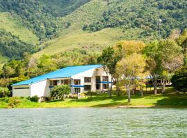 Hotel y Cabañas - Centro Vacacional Comfandi Lago Calima，位于卡利马的酒店