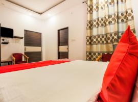 Hotel O Vaibhav Laxmi Paradise，位于Chinhat的酒店