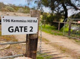 Yankalilla Foothills Retreat，位于Yankalilla的酒店
