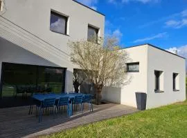 Maison d'architecte 9p - 400m de la mer & du bourg