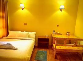 Hotel Trekkers Sanctuary Ghandruk，位于Astam的酒店