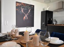 AMAO Indigo - Rollstuhlgerechte Suite - 62 qm - Balkon & Tiefgarage - Aufzug - Nähe Messe - bis 10 Pers 2Whg，位于奥芬堡的酒店