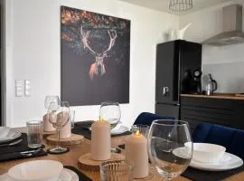 AMAO Indigo - Rollstuhlgerechte Suite - 62 qm - Balkon & Tiefgarage - Aufzug - Nähe Messe - bis 10 Pers 2Whg