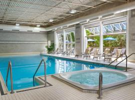 Sheraton Parkway Toronto North Hotel & Suites，位于列治文山的酒店