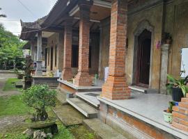 Jero Pinge Homestay，位于Angsri的酒店