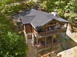 Private Smoky Mountain Luxury Log Home with 2 Fireplaces, Hot Tub & Community Pool