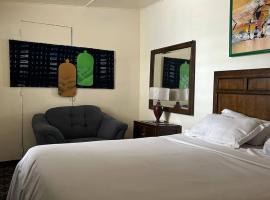 My beautiful small house，位于Point E的酒店