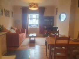 Central Gloucester Apartment - Cosy and Modern，位于格洛斯特的酒店