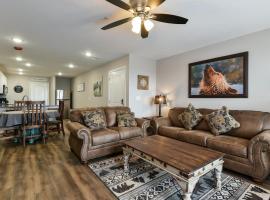 Mystic Cove Condo - Pool - Perfect location
