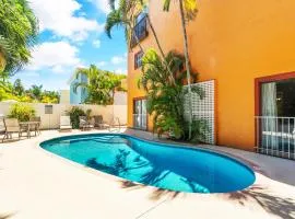 Siesta Key Village, Heated Pool, Beach Access 4 min Walk, 1bdr