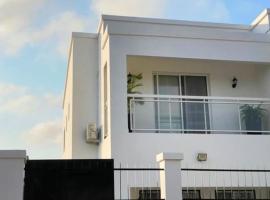 La Villa Goyave - Moderne & Spacieux 2 chambres，位于黑角的酒店