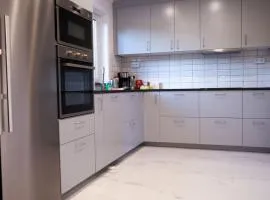 5-bedrooms House for Workers & Familys Near SKF