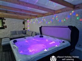 Kildonan House village centre sleep 8 with hot tub，位于阿勒浦的酒店