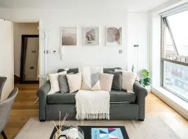 Prime Location Mews!