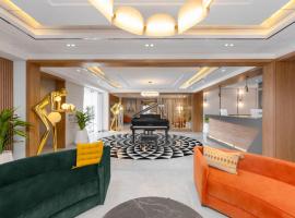 Ivy Lush Hotel，位于瓦里的酒店