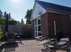 Emmen bed and breakfast，位于埃曼的自助式住宿