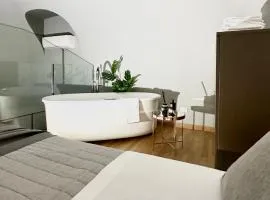 Jacuzzi Luxury Apartment in the Town Centre