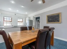 City Centre Townhouse - just off Medieval Mile