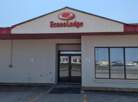 Econo Lodge，位于Cochrane的山林小屋