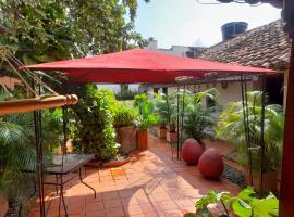 HOTEL CASA ALEMAN EN MOMPOX CON PARQUEADERO Y PISCINA CENTRO HISTORICOo，位于Mompós的酒店