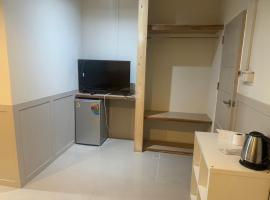 The Elegant Bangna Suvarnabhumi，位于Ban Map Prasoe的酒店