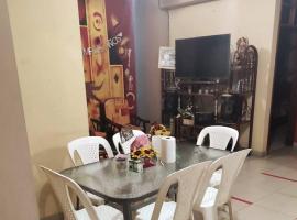 Departamento acogedor a 3 cuadras de la plaza，位于塔拉波托的酒店