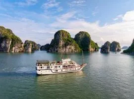 Renea Cruises Halong