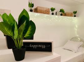 Cozy Space for 6 private bathroom at San Juan PR Metro Area，位于圣胡安的酒店