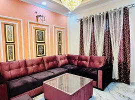 Hotel Vrindavan Palace，位于阿里格尔的酒店