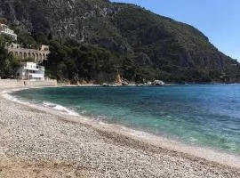 Maison bord de mer Eze