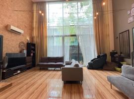 Villa with Private Pool and Jakuzi for 20 pax Netflix，位于塞贝维的酒店