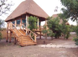 Entale Safari Camp Queen Elizabeth National Park，位于卡塞斯的酒店