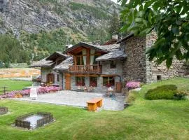 Chalet Chez Les Roset by Interhome