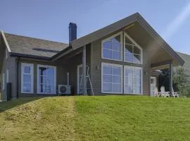 4 Bedroom Nice Home In Hildre