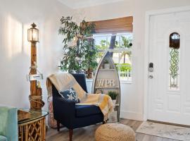 Family-Friendly Paradise near the Beach & Downtown，位于Cloud Lake的酒店