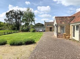 The Barn, rural retreat nr Lacock，位于梅尔克舍姆的酒店