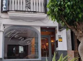 Hostal Montys
