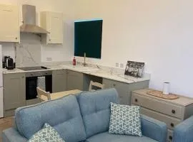 2 bed cozy cottage