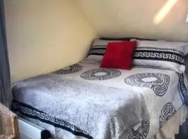 Grey room 4