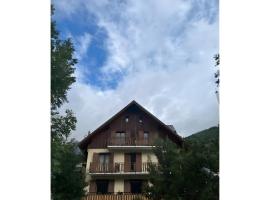 Chalet Moulinot，位于瓦卢瓦尔的酒店