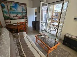 T2 climatisé independant avec terrasse, garage à velos, centre arcachon à 3 minutes des plages et des rues pietones