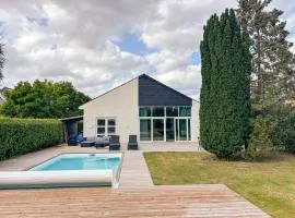 Luxury 300 square meter villa with Pool，位于哥本哈根的度假屋