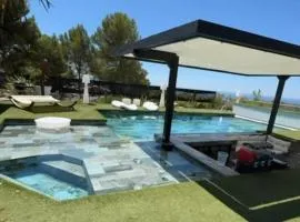 Fabuleuse villa Marseille -7 chambres -14 pers avec grande piscine 2 jacuzzis