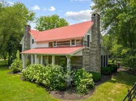 Private Retreat Burwood 8 acres Hot Tub Fire pit