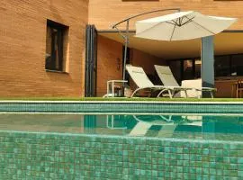 Girona, verde, relax e Infinity Pool